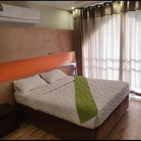 Hak Mall Suites And Apartments 拉瓦尔品第 外观 照片