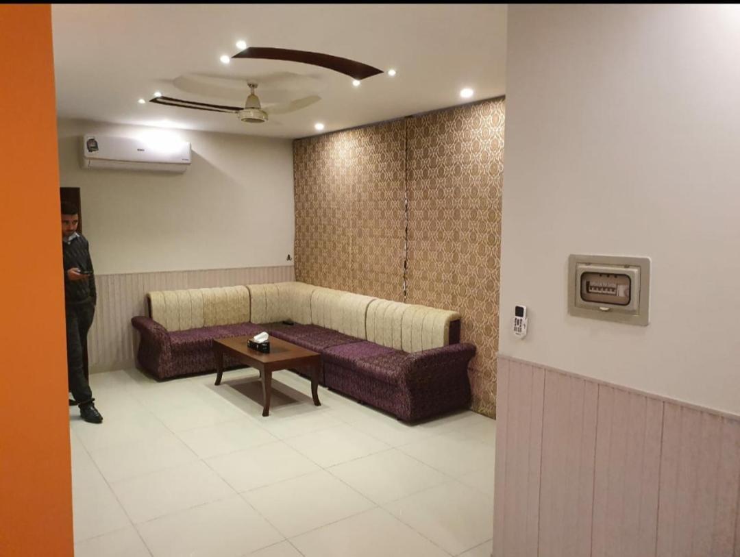 Hak Mall Suites And Apartments 拉瓦尔品第 外观 照片