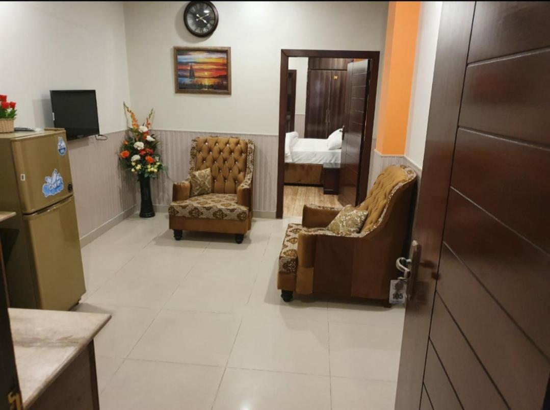 Hak Mall Suites And Apartments 拉瓦尔品第 外观 照片