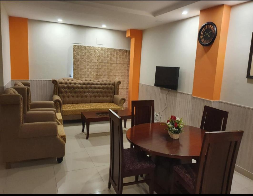 Hak Mall Suites And Apartments 拉瓦尔品第 外观 照片