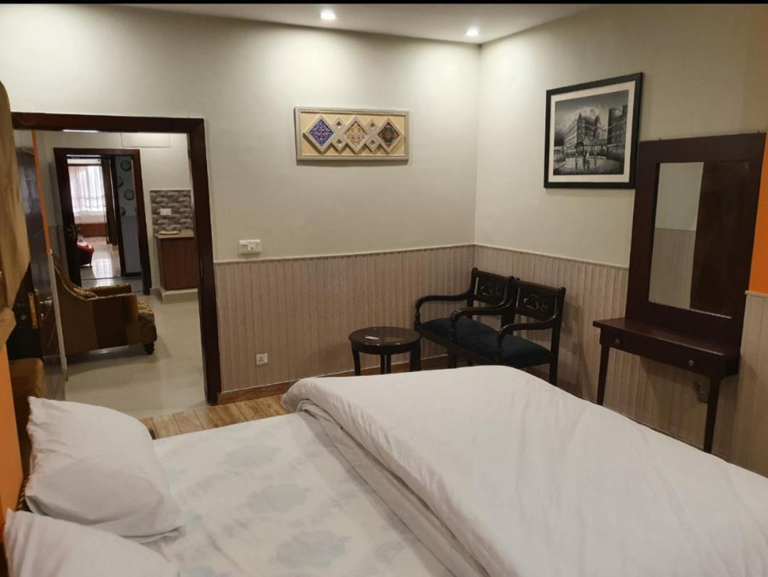 Hak Mall Suites And Apartments 拉瓦尔品第 外观 照片