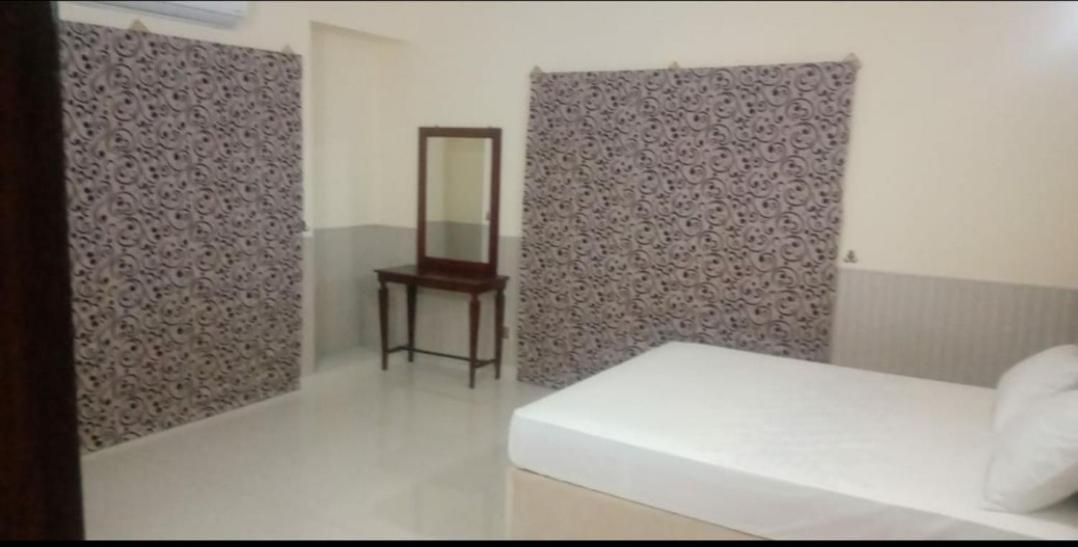 Hak Mall Suites And Apartments 拉瓦尔品第 外观 照片